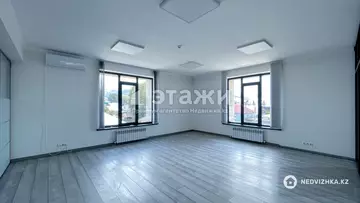 Офисное помещение, этаж 1 из 3, 836 м²
