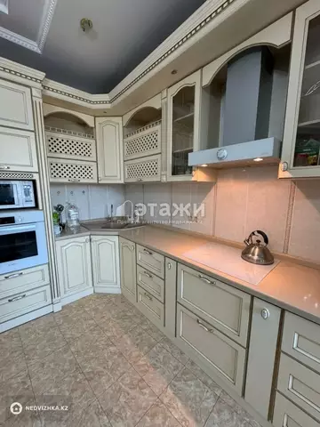 3-комнатная квартира, этаж 9 из 15, 99 м²