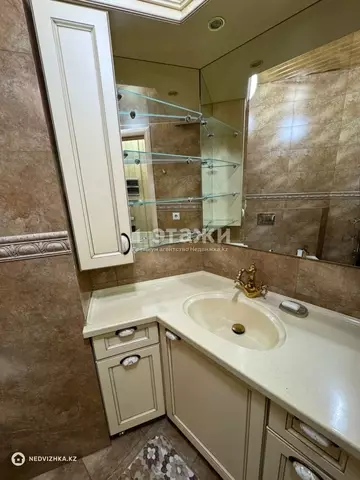 3-комнатная квартира, этаж 9 из 15, 99 м²