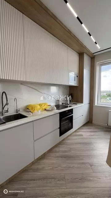 2-комнатная квартира, этаж 8 из 15, 60 м²
