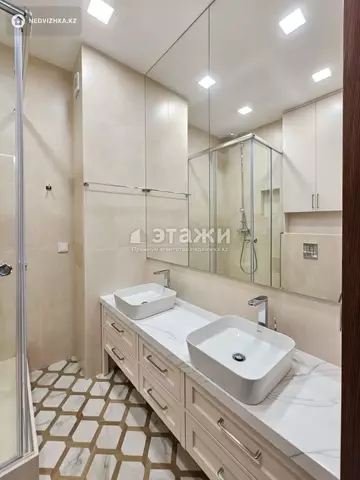 4-комнатная квартира, этаж 2 из 3, 196 м²