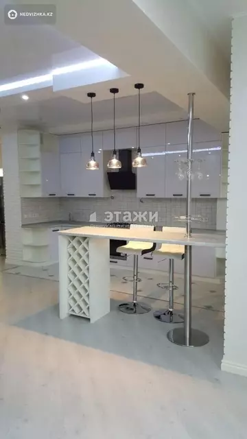 1-комнатная квартира, этаж 7 из 10, 62 м², на длительный срок