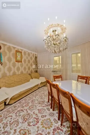 4-комнатная квартира, этаж 4 из 14, 114 м²