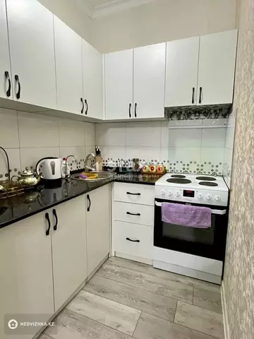 1-комнатная квартира, этаж 10 из 10, 40 м²