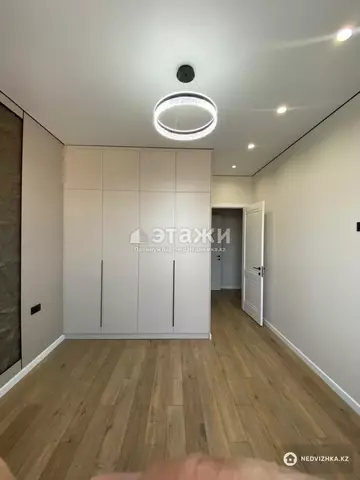 2-комнатная квартира, этаж 7 из 12, 64 м²