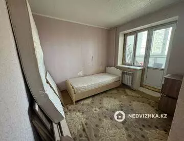 3-комнатная квартира, этаж 8 из 12, 82 м²