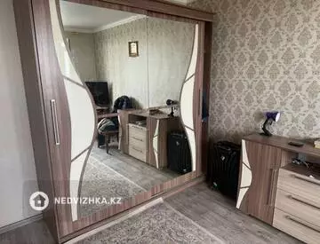 3-комнатная квартира, этаж 8 из 12, 82 м²