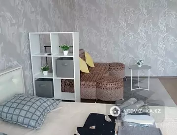 1-комнатная квартира, этаж 4 из 4, 42 м², посуточно