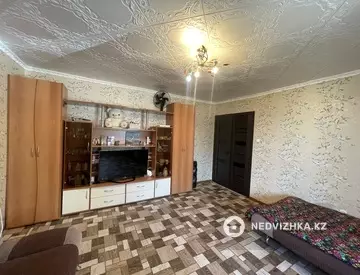 2-комнатная квартира, этаж 1 из 10, 50 м²
