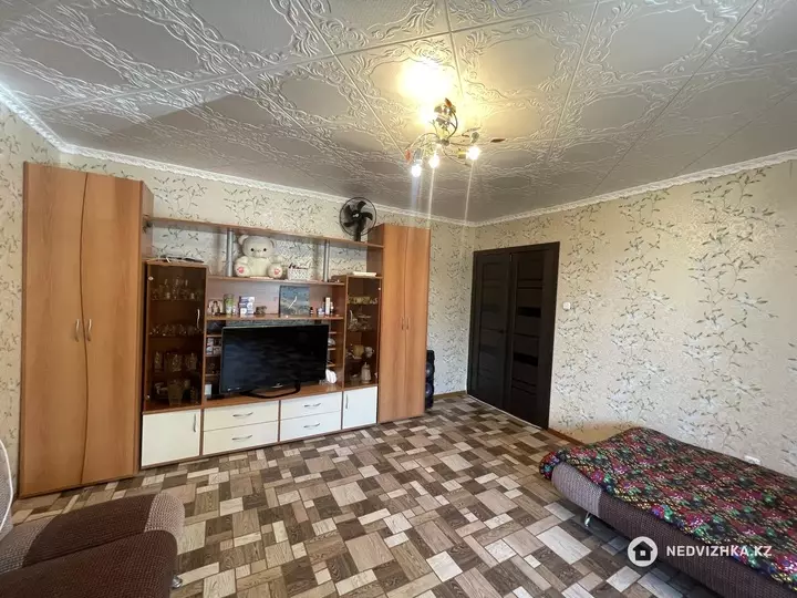 50 м², 2-комнатная квартира, этаж 1 из 10, 50 м², изображение - 1