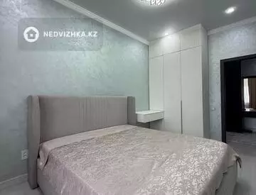 2-комнатная квартира, этаж 3 из 5, 64 м²