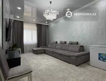 2-комнатная квартира, этаж 3 из 5, 64 м²