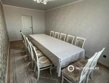 3-комнатная квартира, этаж 8 из 10, 91 м²