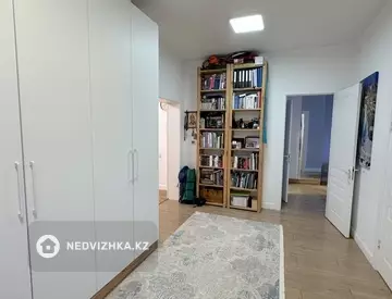 5-комнатная квартира, этаж 6 из 8, 131 м²
