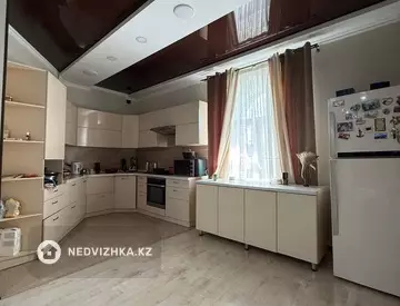 7-комнатный дом, 10 соток, 289 м²