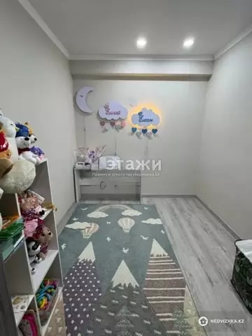 3-комнатная квартира, этаж 9 из 10, 60 м²