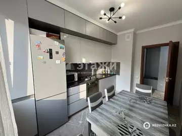 2-комнатная квартира, этаж 3 из 6, 65 м²