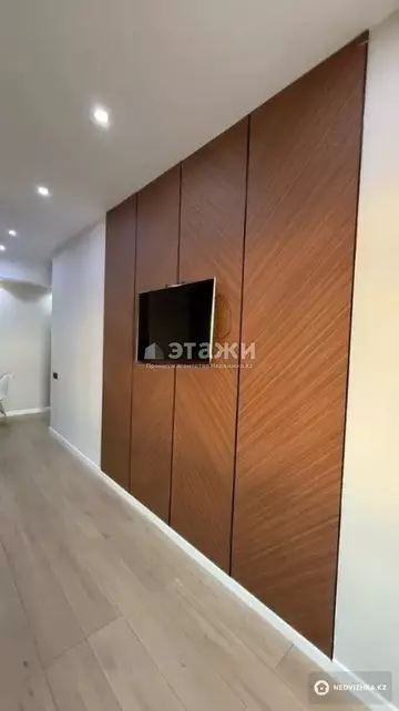 3-комнатная квартира, этаж 9 из 12, 74 м²