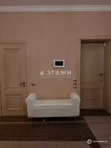5-комнатная квартира, этаж 5 из 6, 341 м²