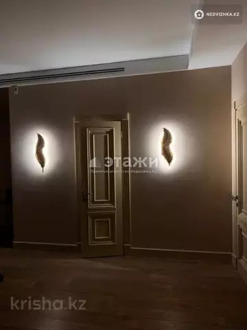 5-комнатная квартира, этаж 5 из 6, 341 м²