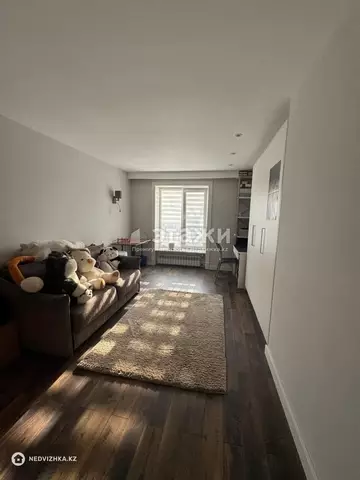 3-комнатная квартира, этаж 2 из 4, 90 м²