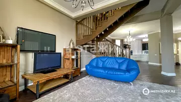 6-комнатная квартира, этаж 6 из 7, 280 м², на длительный срок