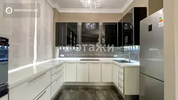 6-комнатная квартира, этаж 6 из 7, 280 м², на длительный срок