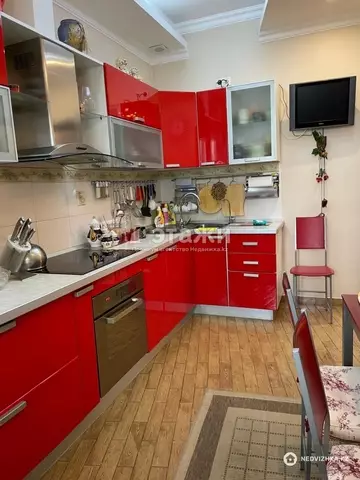 2-комнатная квартира, этаж 12 из 20, 75 м², на длительный срок