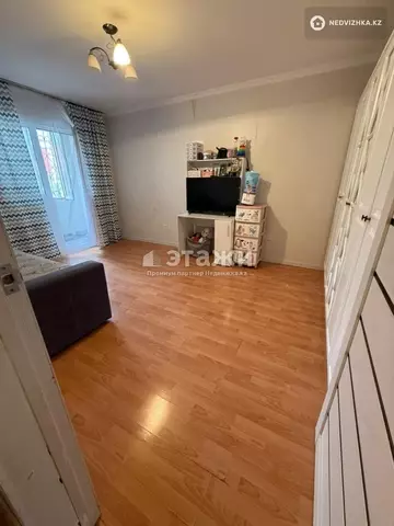 1-комнатная квартира, этаж 12 из 12, 40 м²
