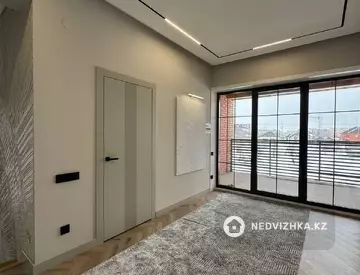 6-комнатный дом, 10 соток, 373 м²