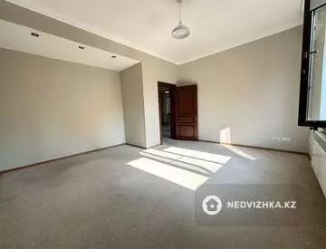Офисное помещение, этаж 1 из 3, в коттедже, 150 м²