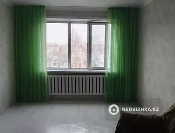 2-комнатная квартира, этаж 3 из 5, 53 м²