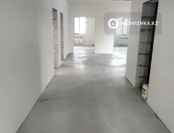4-комнатная часть дома, 12 соток, 220 м²