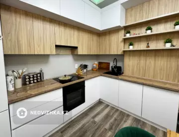 2-комнатная квартира, этаж 8 из 18, 72 м²