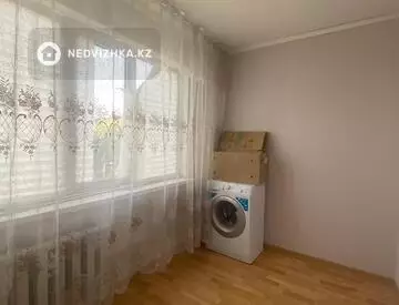 3-комнатная квартира, этаж 4 из 5, 48 м²