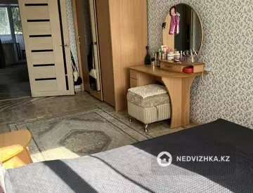2-комнатная квартира, этаж 3 из 5, 44 м²