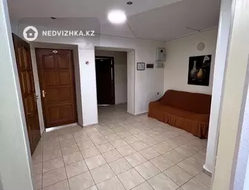 Помещение, этаж 1 из 5, 130 м²