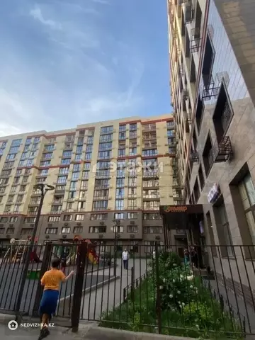 2-комнатная квартира, этаж 4 из 12, 54 м²