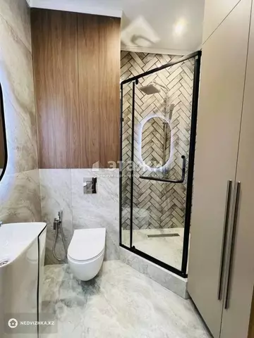 3-комнатная квартира, этаж 9 из 10, 90 м²