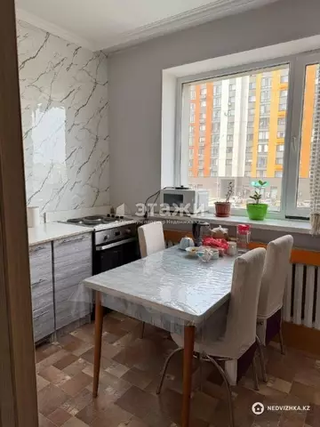 2-комнатная квартира, этаж 2 из 10, 50 м²
