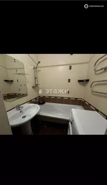 2-комнатная квартира, этаж 4 из 5, 53 м²