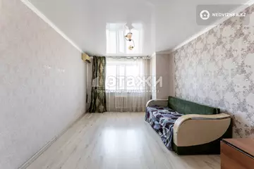 2-комнатная квартира, этаж 4 из 6, 58 м²