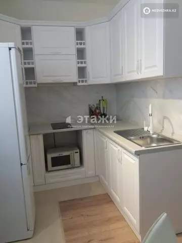 1-комнатная квартира, этаж 8 из 8, 32 м²