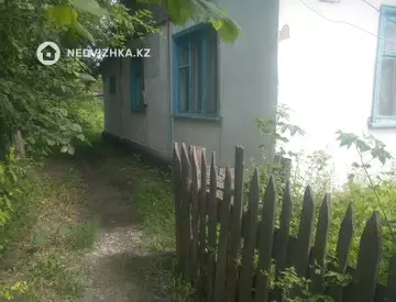4-комнатный дом, 0.2 соток, 60 м²