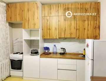 1-комнатная квартира, этаж 1 из 17, 44 м², на длительный срок
