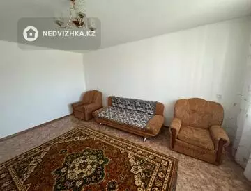 2-комнатная квартира, этаж 6 из 9, 50 м², на длительный срок