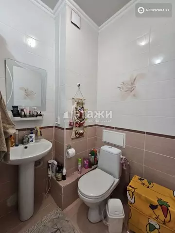 4-комнатная квартира, этаж 6 из 12, 100 м², на длительный срок