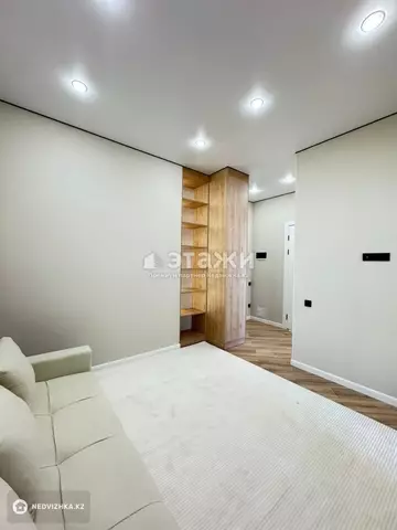 2-комнатная квартира, этаж 9 из 18, 42 м²