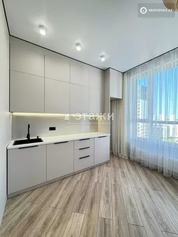 2-комнатная квартира, этаж 9 из 18, 42 м²