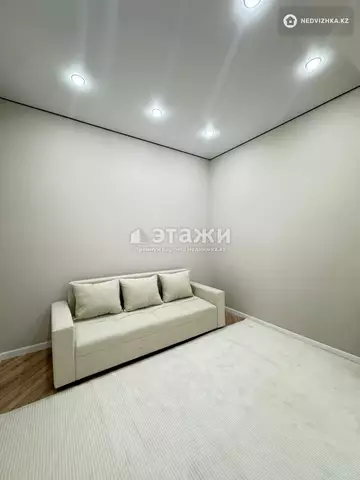 2-комнатная квартира, этаж 9 из 18, 42 м²